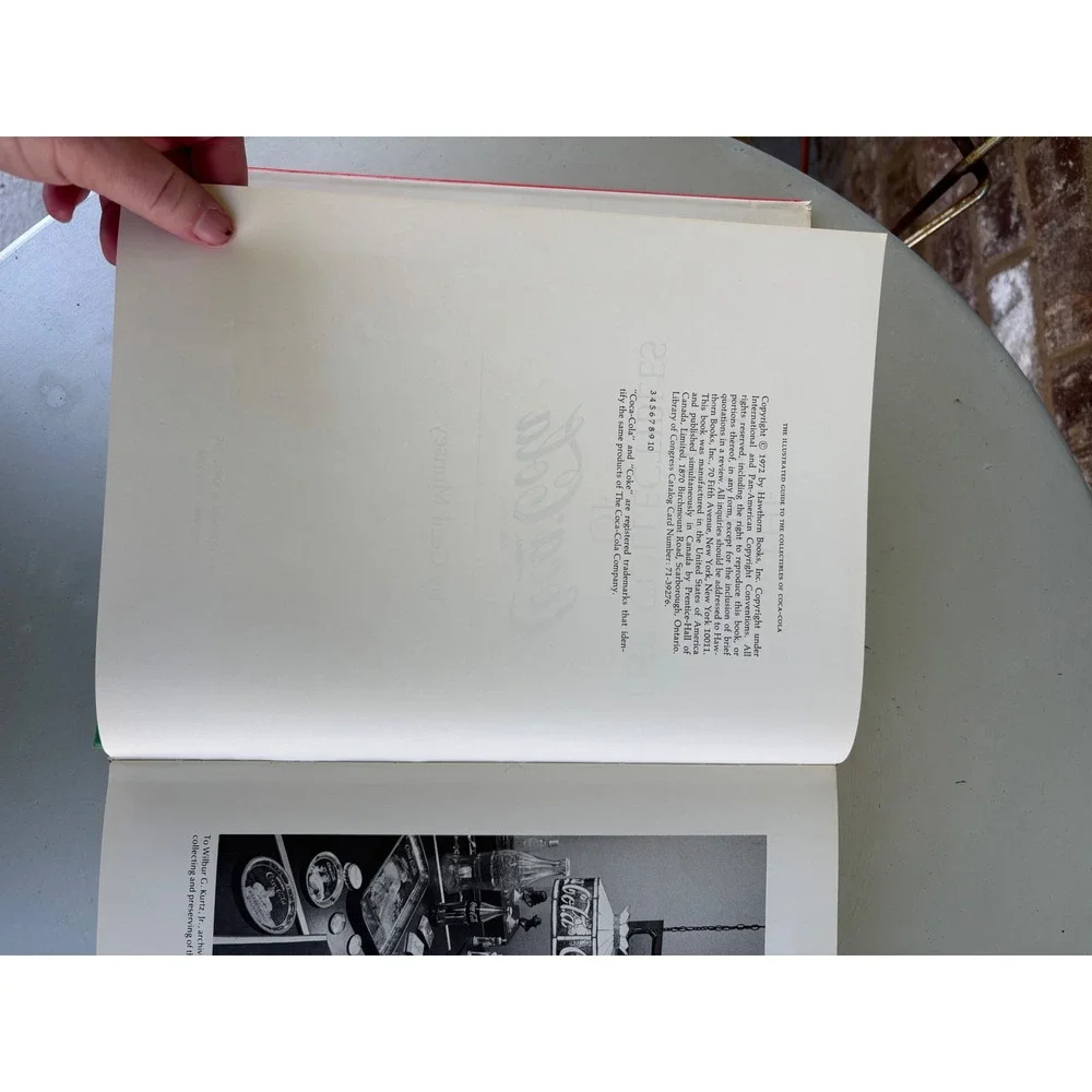 Illustrated Guide to Collectibles of Coca-Cola Cecil Munsey Hardcover 1972